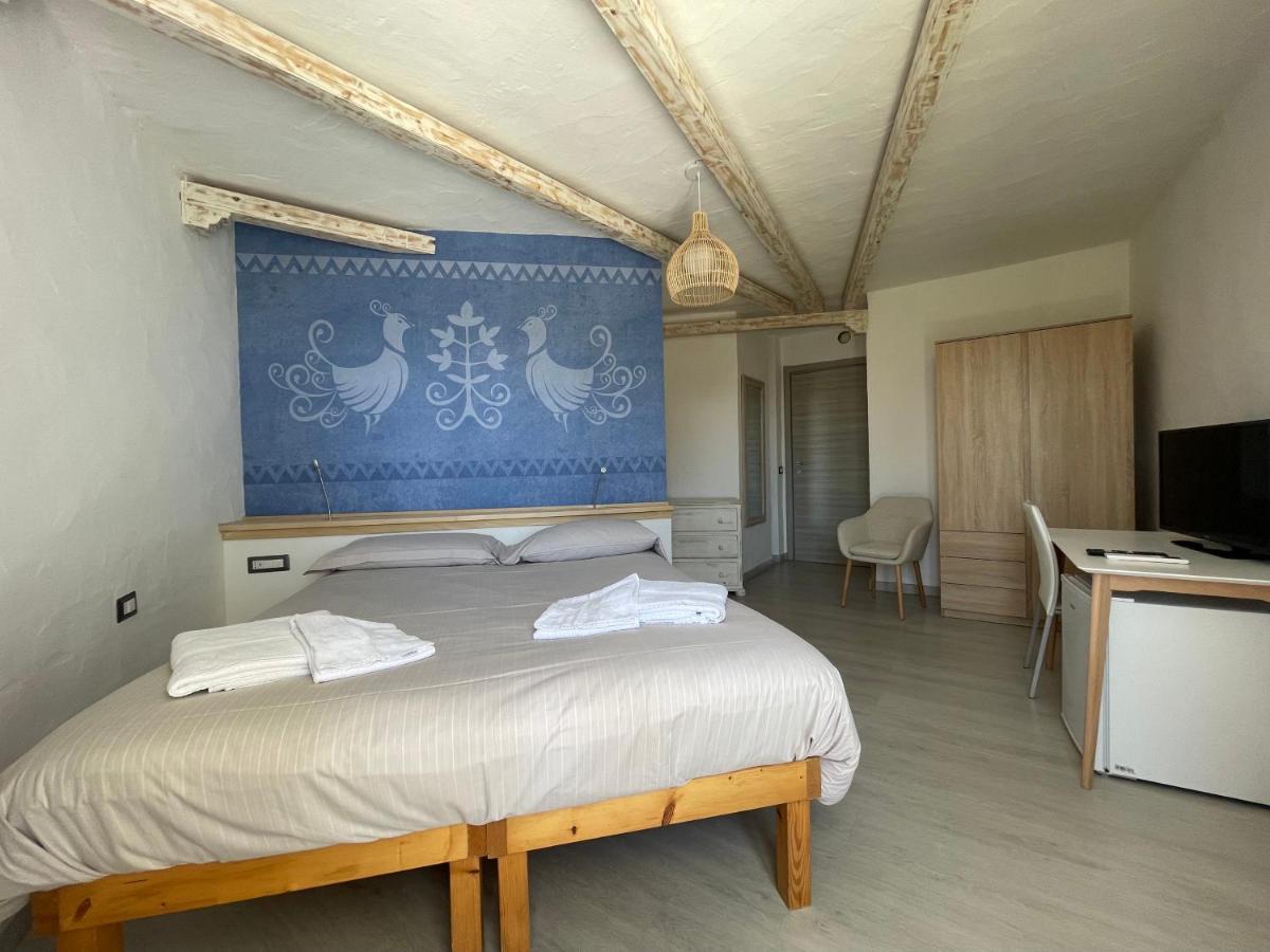 Domus De Diana Bed & Breakfast ออลเบีย ภายนอก รูปภาพ
