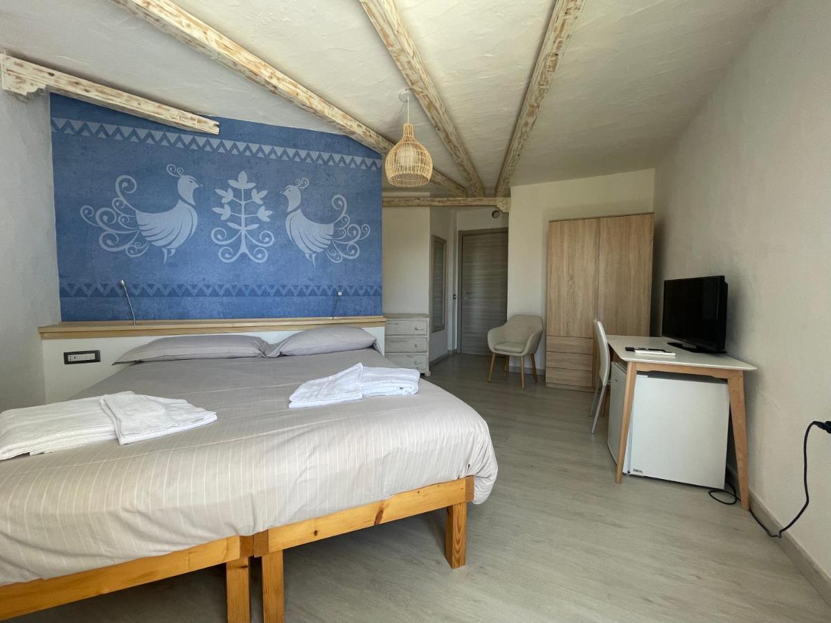Domus De Diana Bed & Breakfast ออลเบีย ภายนอก รูปภาพ